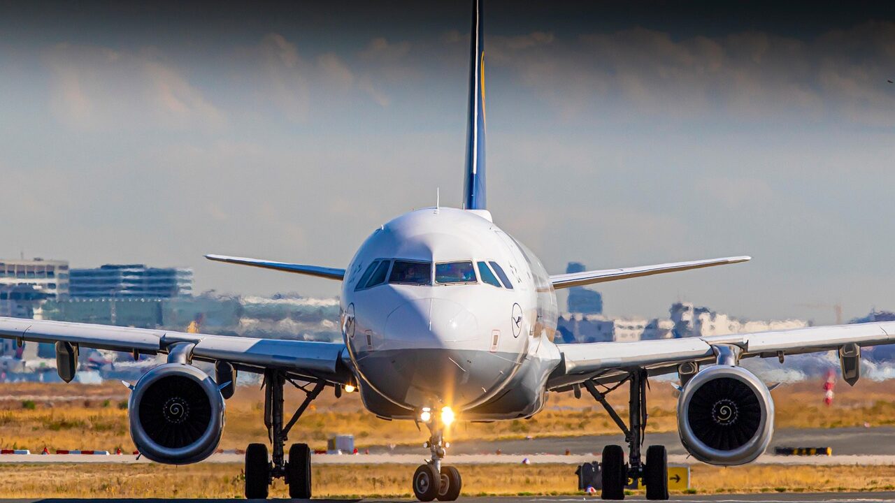 United Airlines Flight UA770 Emergency Diversion